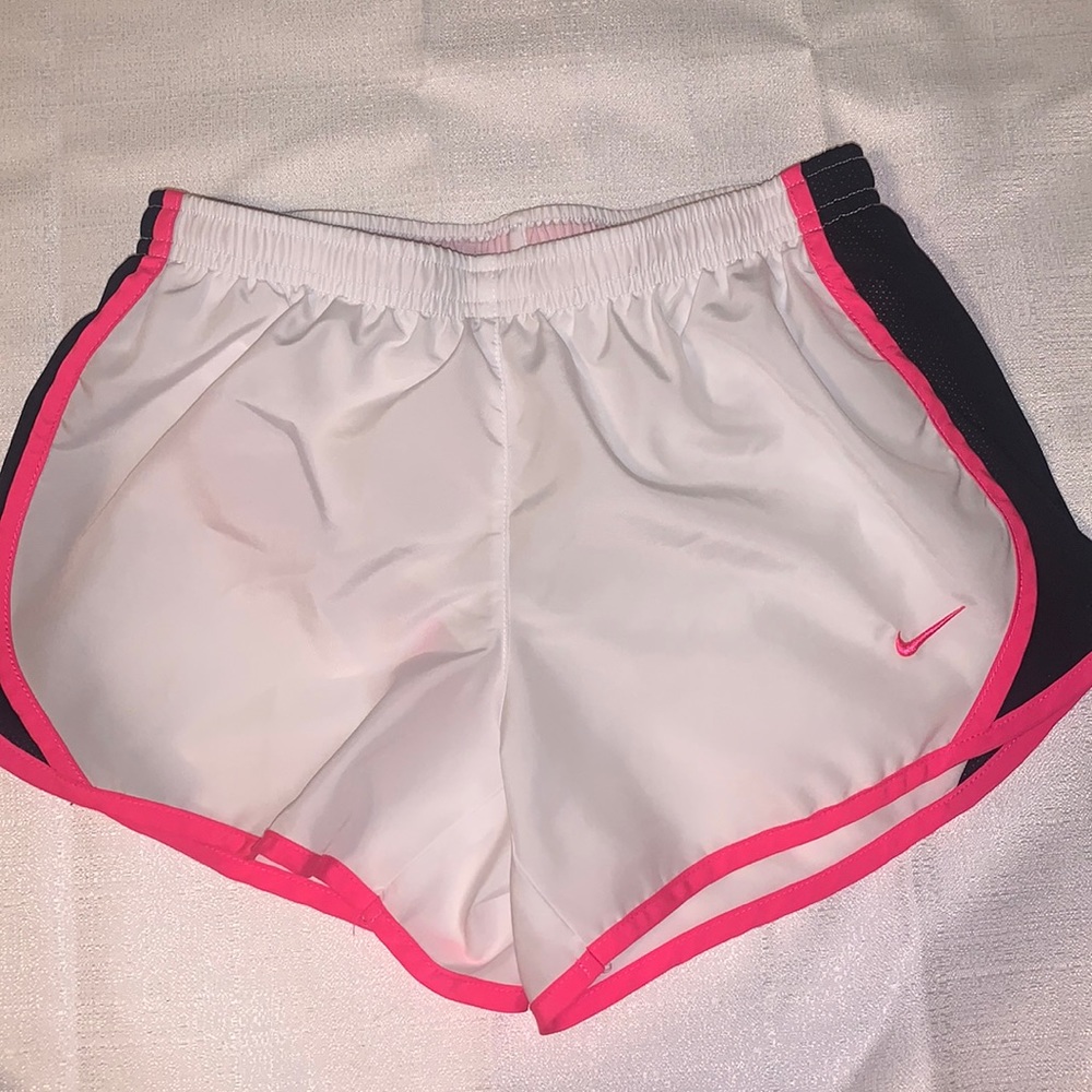 Nike shorts size medium